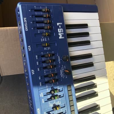 Analog Mono Synth w/ Buit-in Sequencer + KNOBs Bild 13