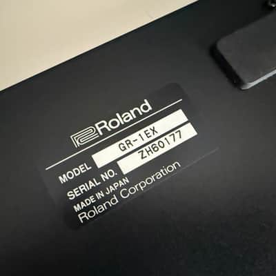 Roland GR-1 Guitar Synthesizer Expanded 6MB w/ Original Case Manual Power Supply image 16