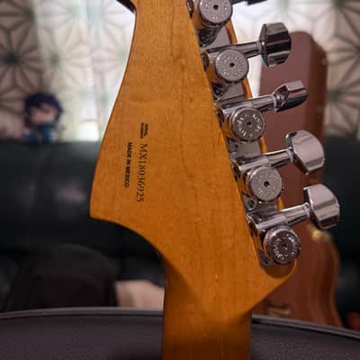 Fender CME Exclusive Classic Player Jazzmaster with Pau Ferro Fretboard Lake Placid Blue USED image 3