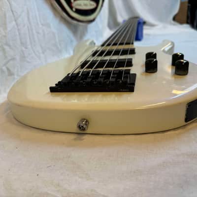 Carvin LB76 LB-76 6-string Bass with Case - s/n 43381 - Pearloid White image 12