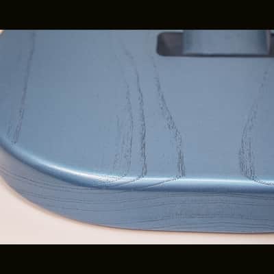 Guitar Mill S-Style Body / 1 Piece Swamp Ash / 3 lbs. 2 oz.  / Nitrocellulose TruGrain™ 'Lake Placid Blue' / Closet Clean (#GIN-4010) image 5