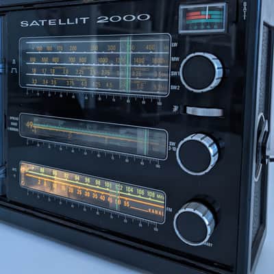 Grundig Satellit 2000 Transistor Radio (1973-75) - Serviced - 110V/220V & Battery Operated - World Receiver image 3