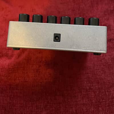 (Mint) Electro-Harmonix Deluxe Memory Boy Tap Tempo Analog Delay 2010 - Present - Black / White / Red image 6