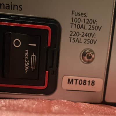 Mark Levinson № 585.5 integrated amp in box w/ all accessories image 4