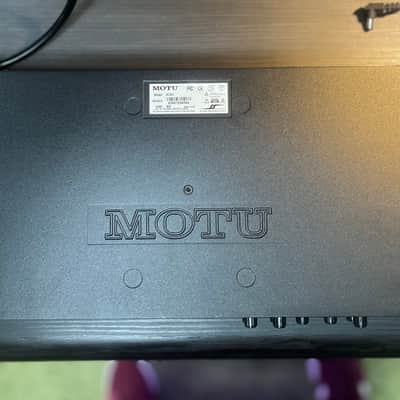 MOTU 828x Thunderbolt / USB 2.0 Audio Interface 2014 - Present - Black image 3