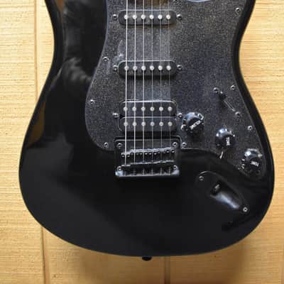 Squier FSR Bullet Stratocaster HT HSS 2020 - Black Metallic image 2
