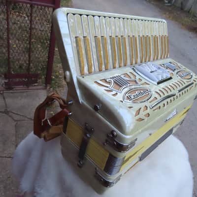 LIRA INTERNATIONAL MODEL 20 CENTRAMATIC 1959 3/4 120 BASS ACCORDION  GOLD SPARKLE MOTHER of WHITE PEARL IMMACULATE! image 4