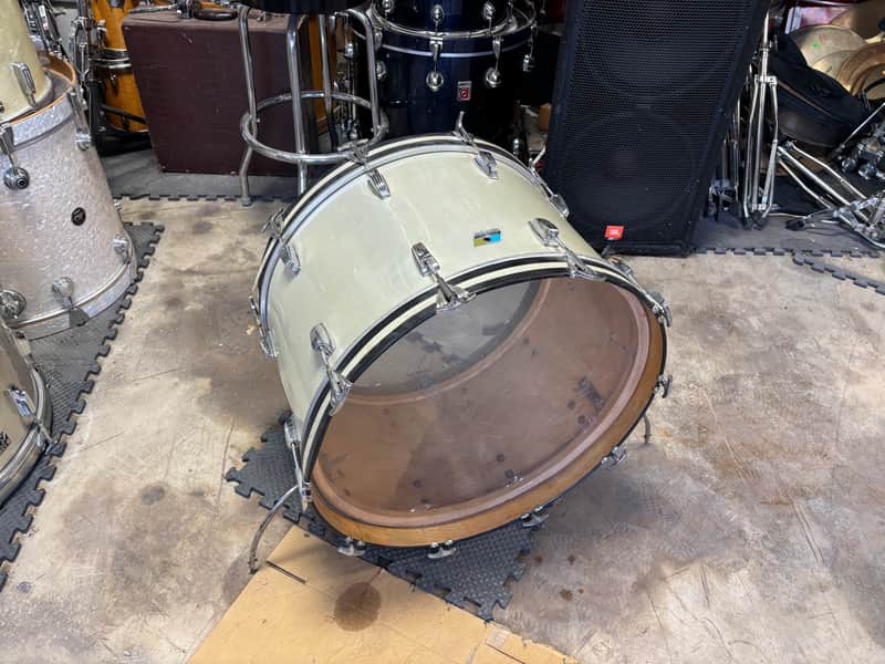Ludwig Virgin 3 ply 70’s Silver Silk Bass Drum image 1