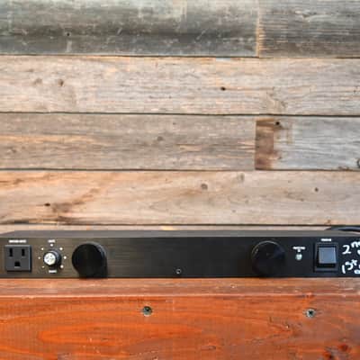 Furman M-8Lx Power Conditioner with Lights | Reverb