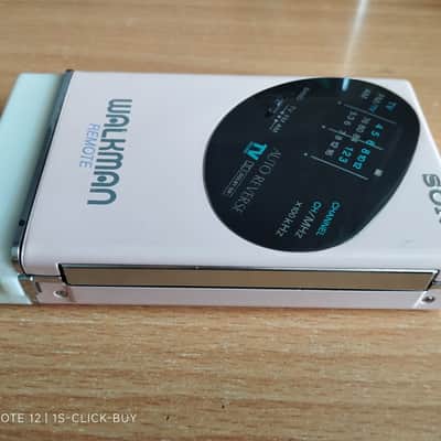 Sony WM F109 1987 - Sony Walkman radio Cassette player WM F109 pink working image 3