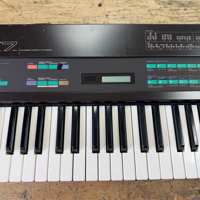 Vintage Yamaha DX7 Digital Programmable Algorithm Synthesizer Synth Keyboard Made in Japan Just Serviced image 3