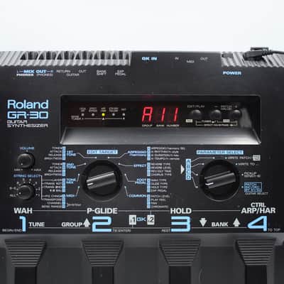 Roland GR-30 Guitar Synthesizer With Power Supply Guitar Effect Pedal AK93946 image 2