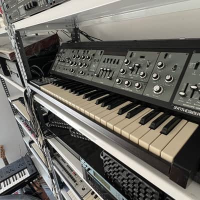 Roland SH-5 Synth image 2