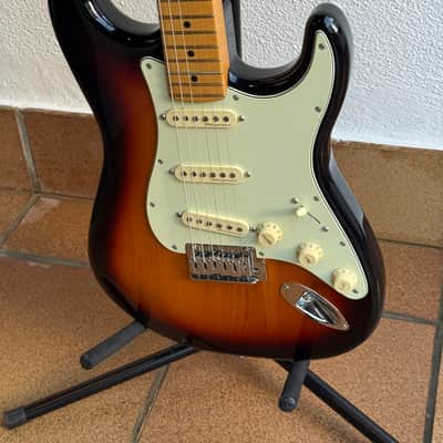 Fender Player Plus Stratocaster with Maple Fretboard 2021 - Present - 3-Color Sunburst image 14
