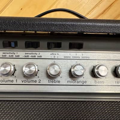 Ampeg V-4 1971 image 2