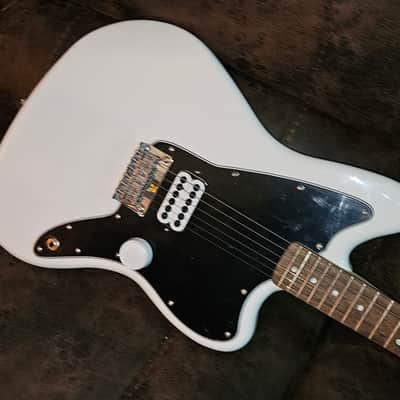 Squier Affinity Jazzmaster Tom Delonge Inspired 2023 - White image 4