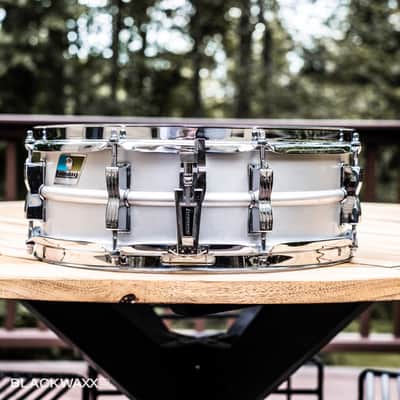 Ludwig Acrolite 5x14" 8-Lug - Pointed Blue/Olive Badge image 7
