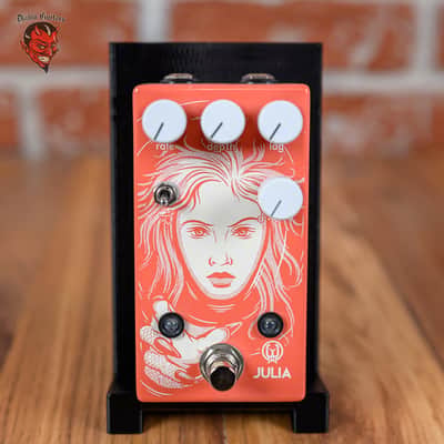 Walrus Audio Julia Chorus / Vibrato V2 Limited Edition Coral Series Coral image 2