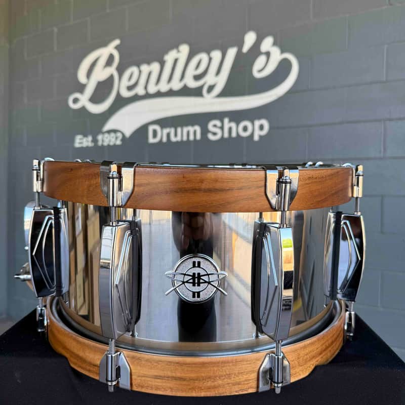 Dunnett Classic SS Polished Stainless Steel 7x14 Snare Drum with Deko Lugs, Acacia MetalWood Hoops & Case image 1