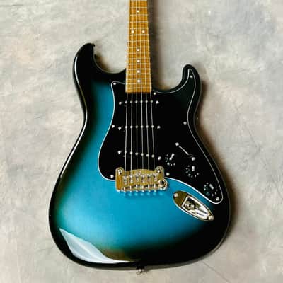 G&L Custom Shop Legacy 2023 - Lake Placid Blue Burst image 14