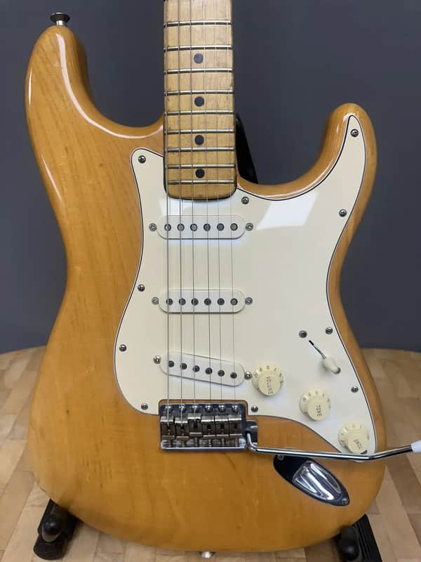 Fender Stratocaster With Cracked Head Stock Proffesionally fixed 1975 image 1
