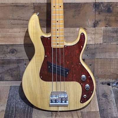 1982 Peavey USA T-20 Bass with Original Hardshell Case image 2