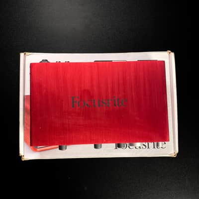 Focusrite Scarlett 2i4 - Red image 5