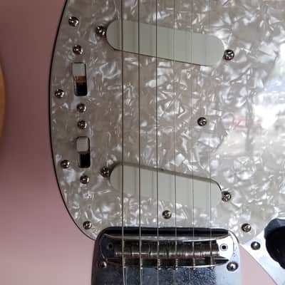 Fender Mustang 1965 Shell Pink with matching headstock, HC image 4