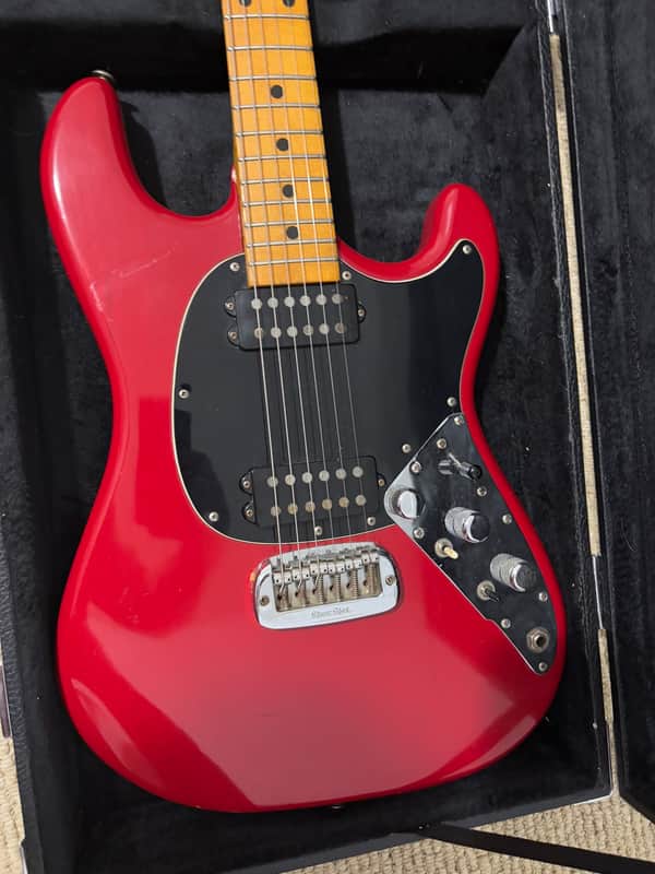 Music Man Sabre II 1978-1980 - Red image 1