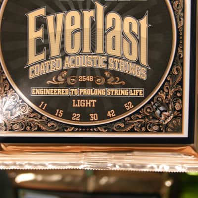 Immagine Ernie Ball 2548 Everlast light acoustic guitar strings 11-52 - 3