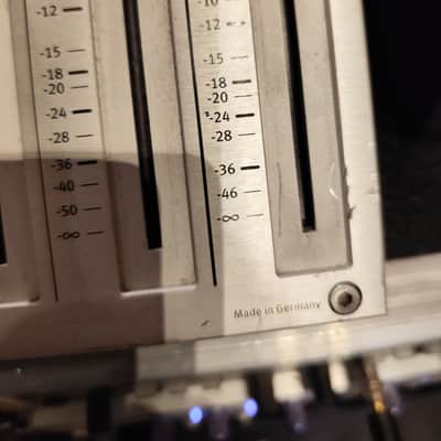 SPL 1010 Neos 120V 24-Channel Mixer 2011 - 2015 - Silver image 4