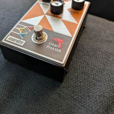 Maestro Orbit Phaser 2022 - Present - Orange Graphic image 2
