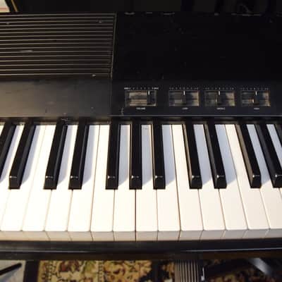 Yamaha PF70 Electric Piano w/stand w/case - Vintage 80's image 4