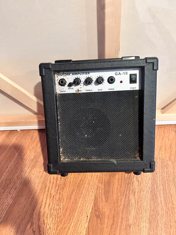 Gearlux 10-Watt Electric Guitar Amplifier image 1