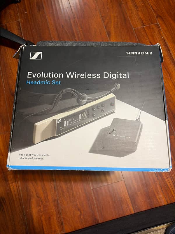Sennheiser EW 100 G4-ME3 Wireless Cardioid Headset Microphone System (A-Band: 516-558 MHz) 2010s - Black image 1