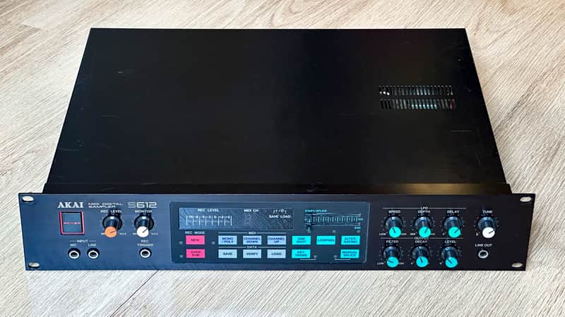 Akai S612 // Beautiful 12-bit Sampler image 1
