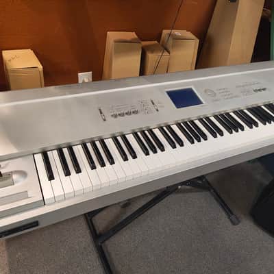 Korg Triton Pro X 88-Key 62-Voice Polyphonic Workstation 1999 - 2000 - Silver