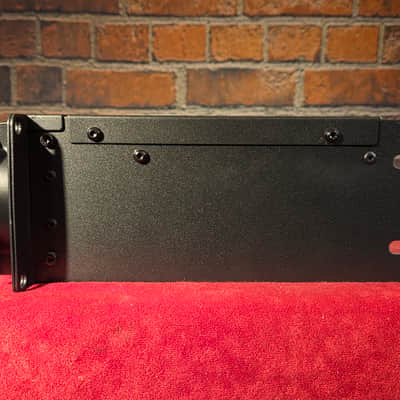 Crown XLS 1502 2-Channel 525-Watt Power Amplifier image 8