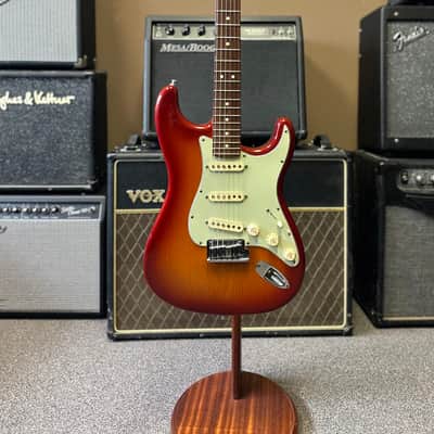 Fender Custom Shop Deluxe Stratocaster - Cherry burst image 1