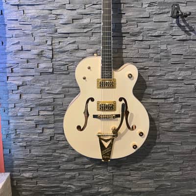 Gretsch G6136-1958 Atephen Stills Aged White Falcon image 1