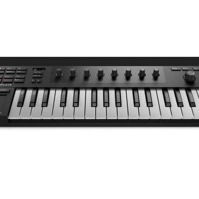 Native Instruments Komplete Kontrol M32 | Reverb