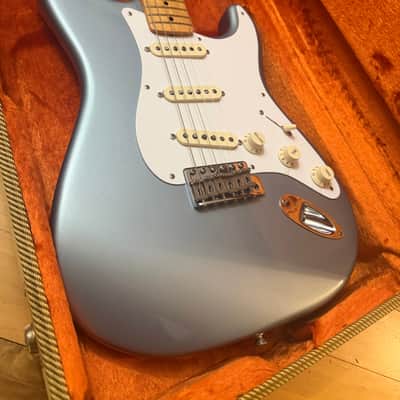 Fender American Vintage '57 Stratocaster 2001 - Ice Blue Metallic image 3
