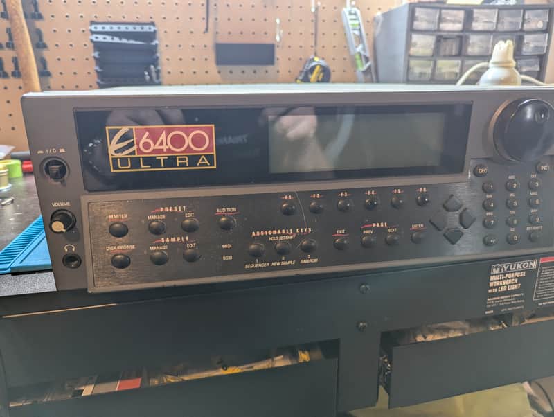 Immagine E-MU Systems E6400 Ultra Rackmount 128-Voice Sampler (parts only) - 1