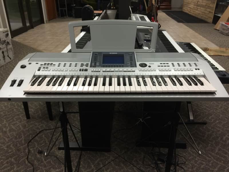 Yamaha PSR-s700 Professional Arranger Workstation image 1