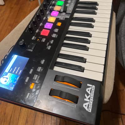 Akai Advance 25 Keyboard Controller 2010s - Black image 2