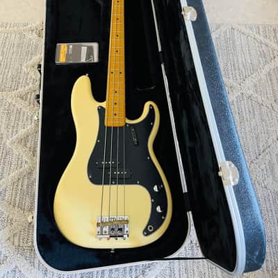 Squier Matt Freeman Precision Bass 2012-2015 - Vintage White image 3