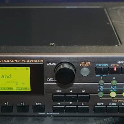 Roland XV-5080 w/2 Expansion Boards 128 Voice Synth Module w/RAM
