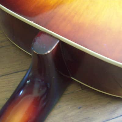 Silvertone 319 1960 - Sunburst image 7