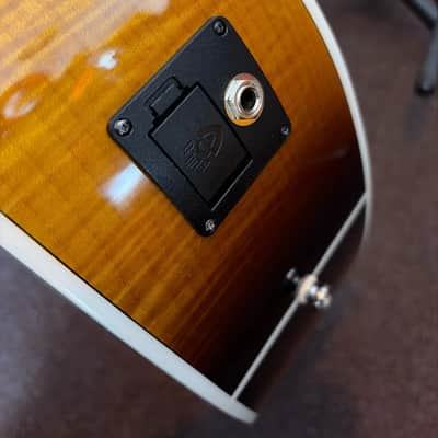 Guild Guild F-250E Deluxe Jumbo Acoustic Guitar 2019-2025 - Antique Burst image 3