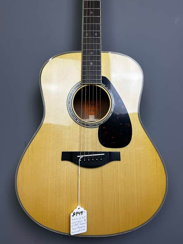 Yamaha LL16M 2024 - Natural image 1